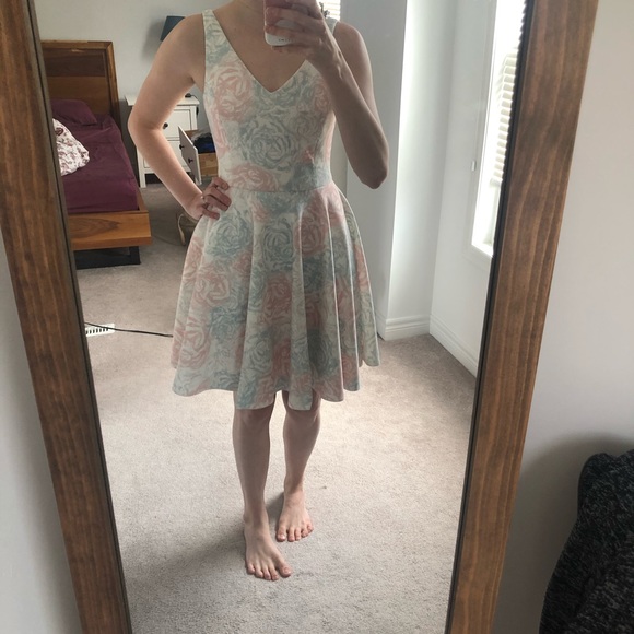 Elle by RW and CO floral dress size 0 - Picture 9 of 9